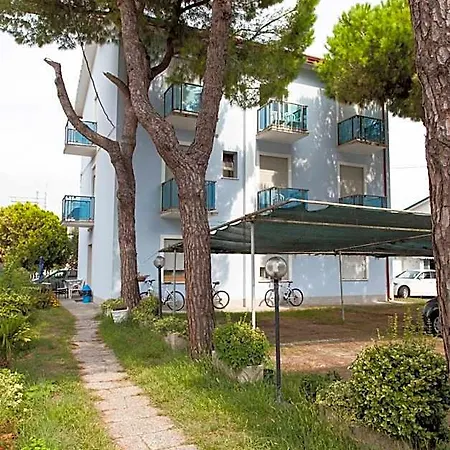 Edera Hotel 2*
